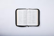 RVR1960 Santa Biblia Edicion Portatil Con Cierre, Letra Grande, Tamano Manual - Morning Star Christian Bookstores