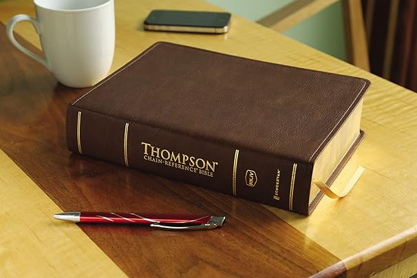 NKJV Thompson Chain-Reference Bible Leathersoft Brown