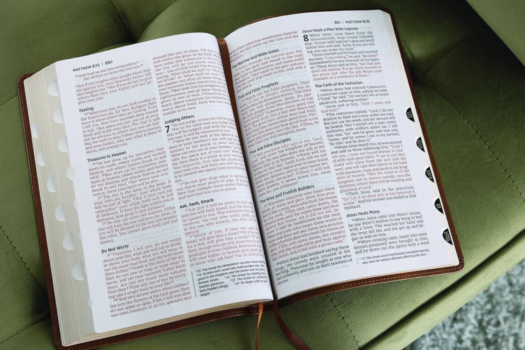 NIV, Thinline Bible, Large Print, Leathersoft, Brown, Red Letter, Thumb Indexed, Comfort Print