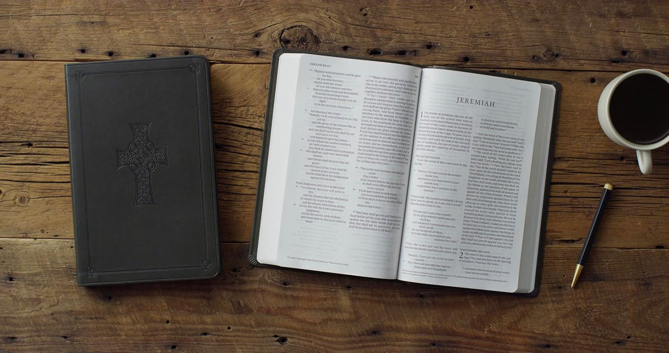 ESV Large Print Value Thinline Bible (TruTone, Olive, Celtic Cross Design)