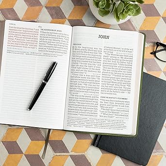 CSB Super Giant Print Reference Bible, Digital Study Edition, Olive LeatherTouch