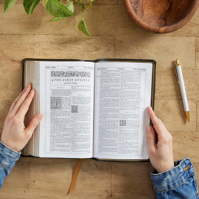 1611 KJV with Apocrypha, Black Leathersoft