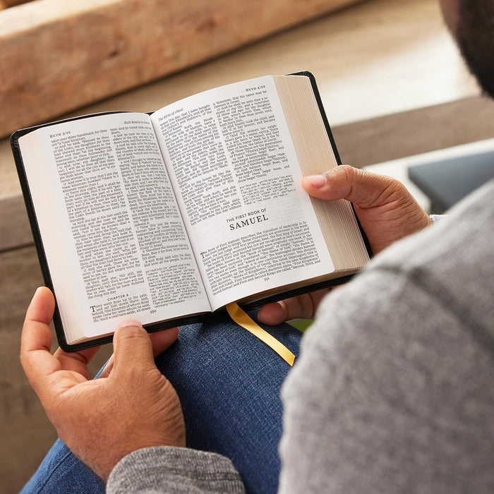 KJV Holy Bible, Compact Reference Bible, Leathersoft, Purple with zipper, 53,000 Cross-References, Red Letter, Comfort Print