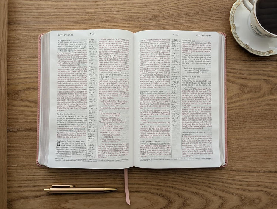 NLT Large Print Thinline Center-Column Reference Bible, Filament Enabled (LeatherLike, Pink Gold Floral, Red Letter)