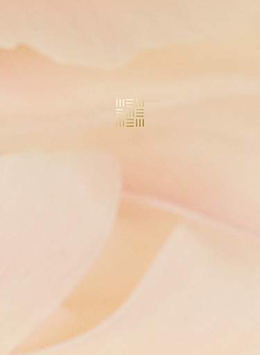 NLT Every Woman’s Bible, LeatherLike, Pink Petals