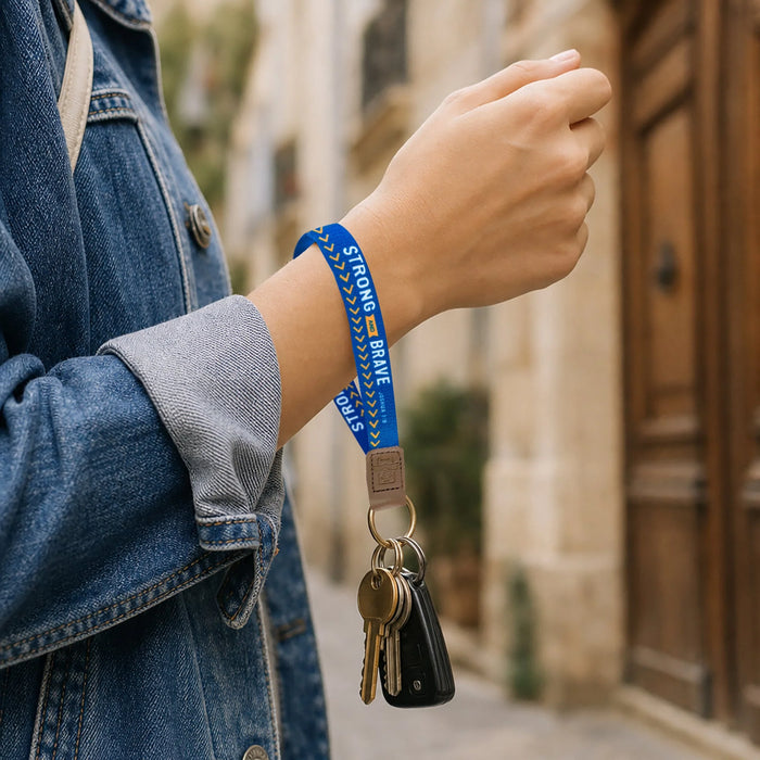 Logos Tap Wrist Lanyard Keychain - Strong and Brave, Joshua 1:9